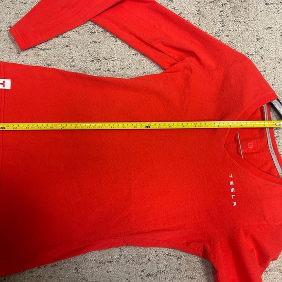 Tesla M worn once rare women’s v neck cotton shirt long sleeve! - Picture 2 of 15